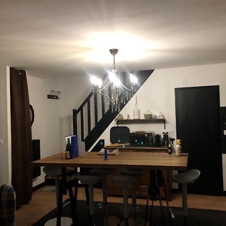 La petite maison dans la jungle Chartres-de-Bretagne Extérieur photo