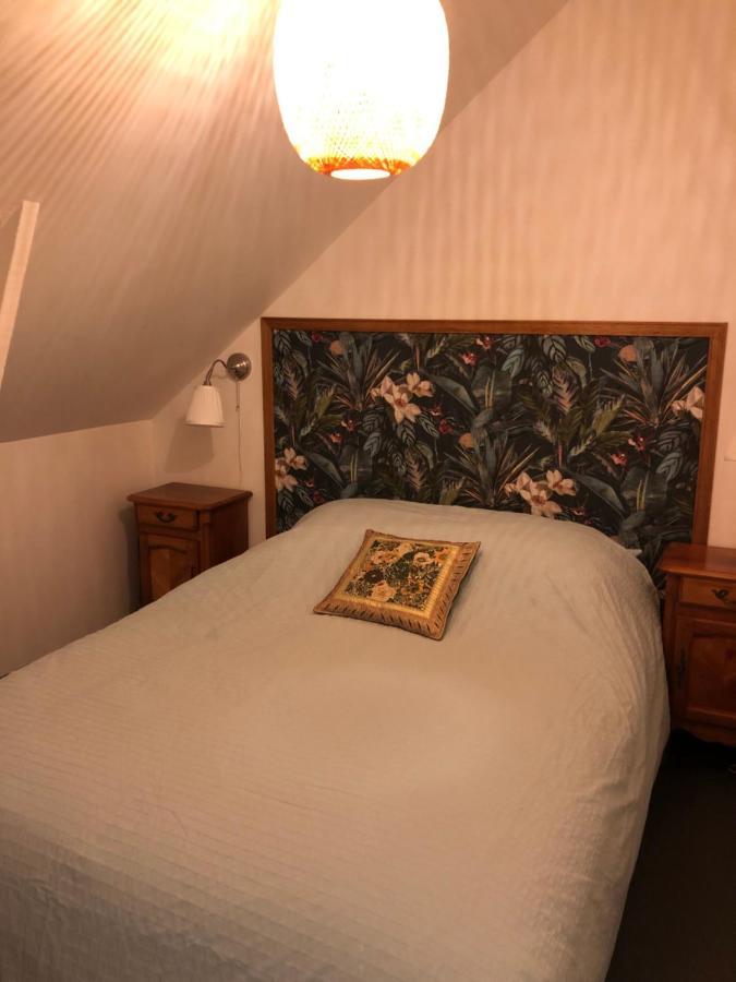 La petite maison dans la jungle Chartres-de-Bretagne Extérieur photo