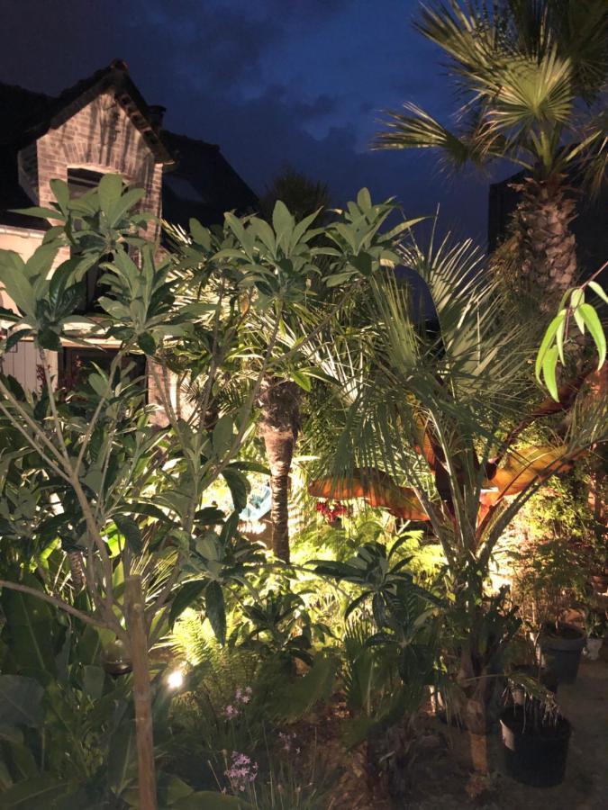La petite maison dans la jungle Chartres-de-Bretagne Extérieur photo